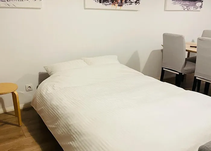 Marc House Апартаменти