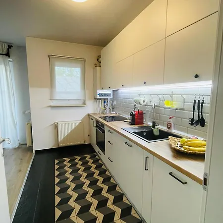 Marc House * בוקרשט