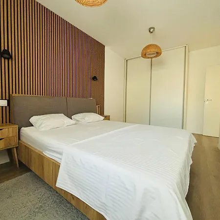Marc House * בוקרשט
